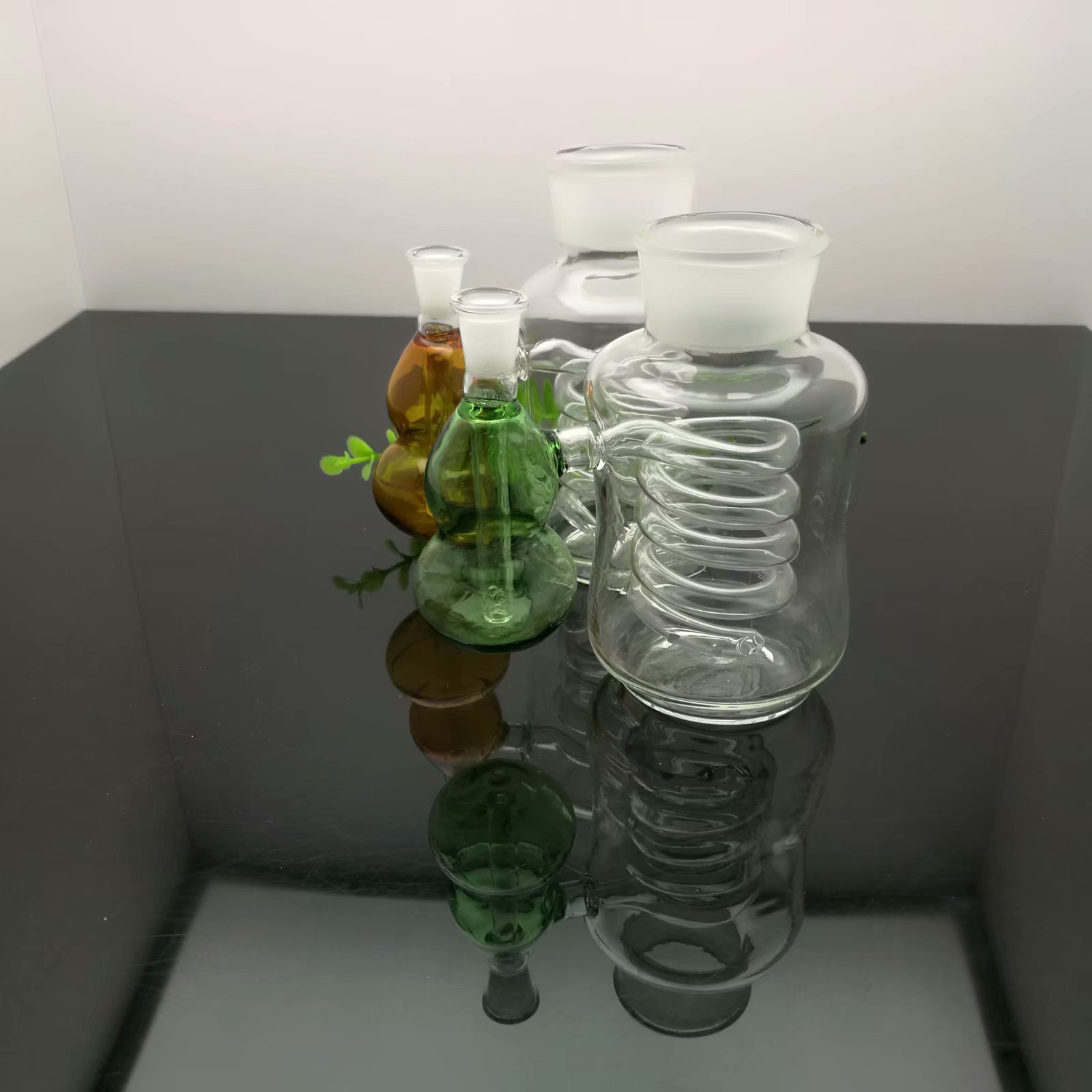 Szklana rura palenia woda Hookah klasyczny zewnętrzny tykwa spiralna butelka szklana butelka z wodą