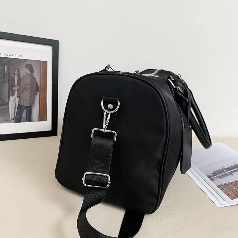 スポーツアウトドアパックDuffel Bags Designer Men039S Women039s Commerce Travel Bag Nylon Gym Shopping Handbags Holdall Carry On 4628909