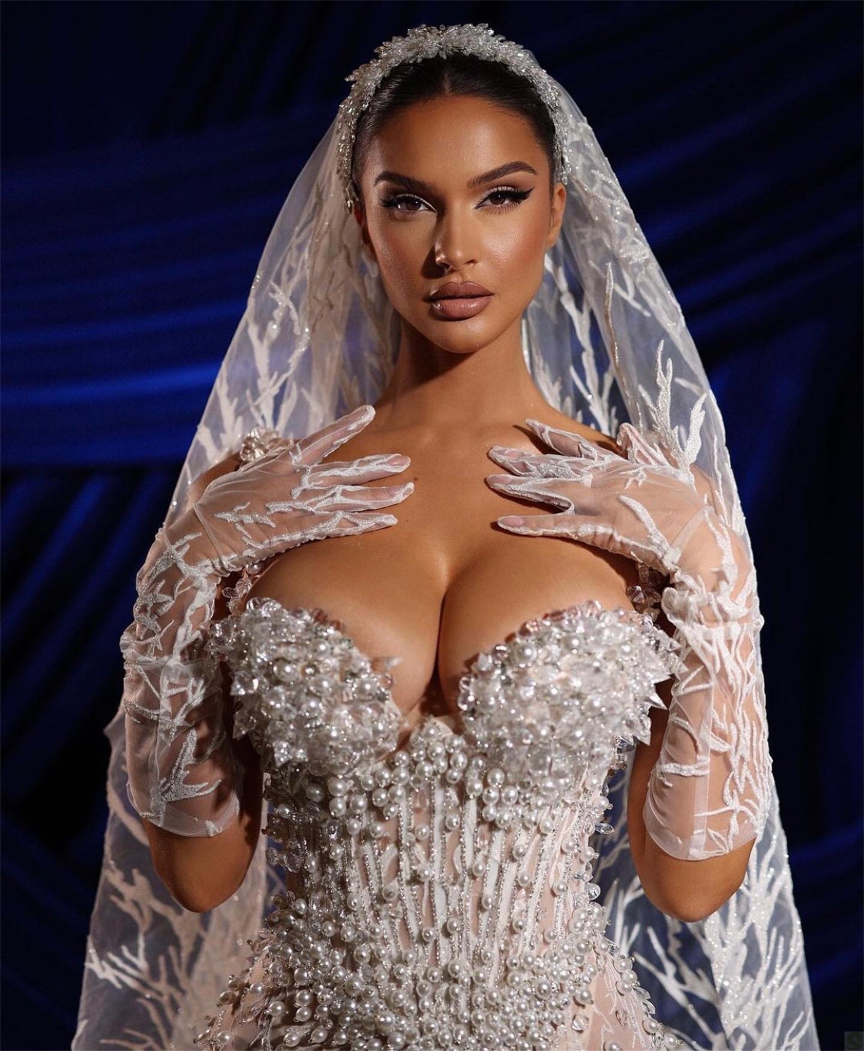 Luxury Pearl Mermaid Wedding Dress Tailored Beading Spaghetti Straps Lace Bridal Gowns Ruffles Sweep Train Bride Dresses