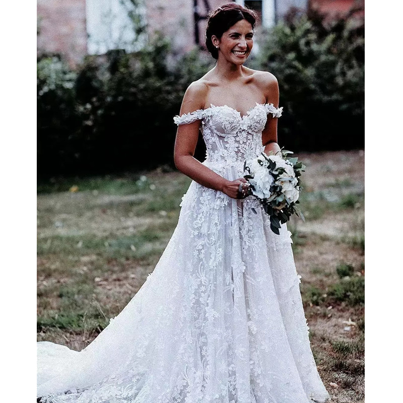 2023 robes de mariée bohème hors de l'épaule dentelle 3D appliques florales une ligne plage robe de mariée balayage train robes de mariée Bhoh