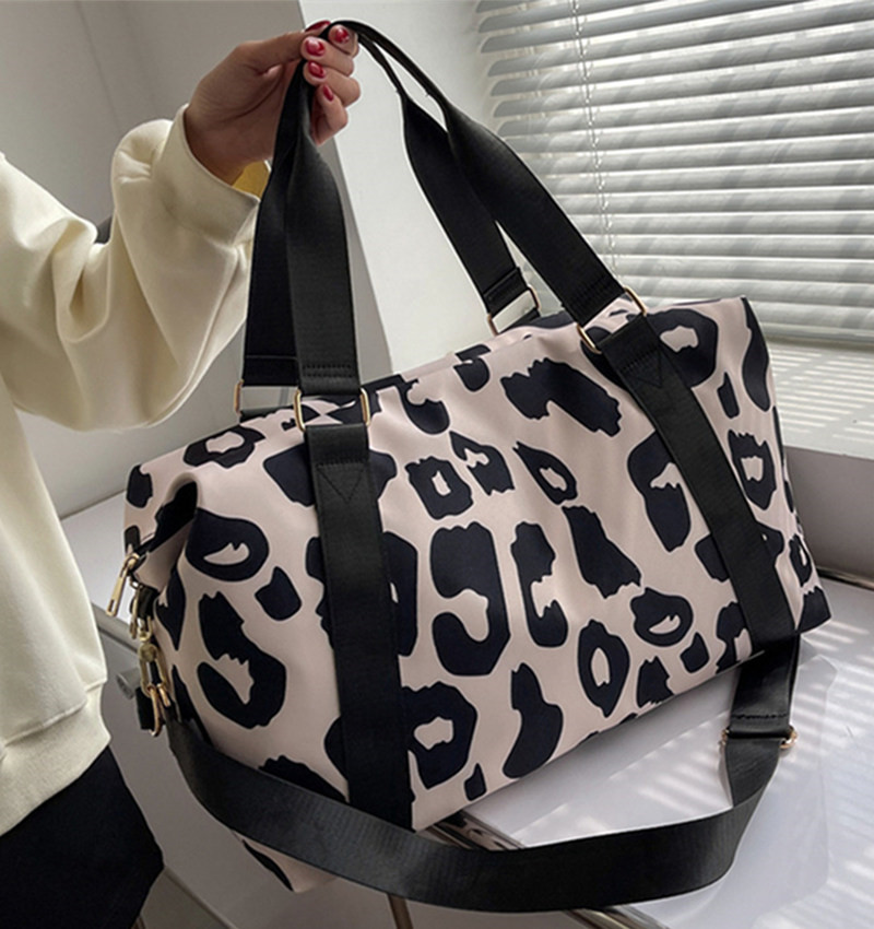 Duffel Bags Cow Hide Printed Handbags Large Capacity Waterproof Shoulder Storage Bag Women Outdoor Travel Totes INS