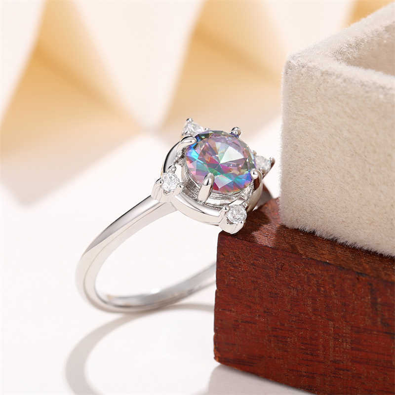 Solitaire Ring Huitan engraçado colorido cúbico zircônia redonda anéis redondos para mulheres acessórios de dedos requintados Festa de aniversário New Jewelry Y2302