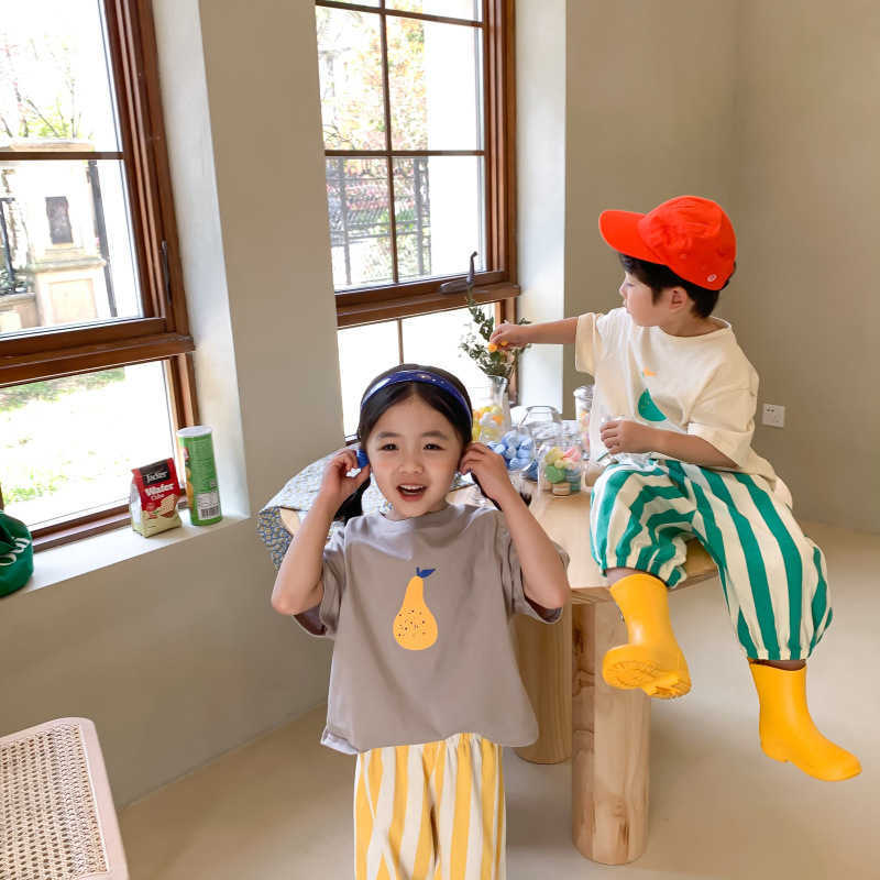 Tシャツ韓国スタイルの子供のかわいい梨印刷ルース半袖ティーピュアコットンユニセックスカジュアルTシャツT230209