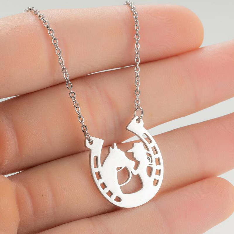 Lucky Cowgirl Horseshoe Necklace Cowboy Horse Head Shoe Hoof Initial Letter U Shape Charm Pendant Stainless Steel Choker Collar for Women