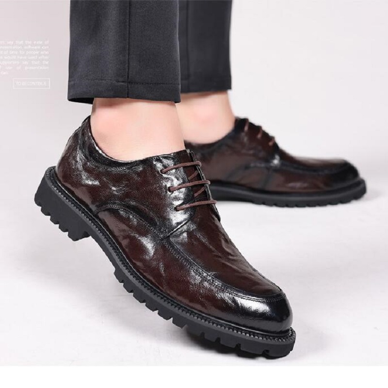 Nouveau bureau Chaussures en cuir de luxe Italie Men Formal Robe Oxford
