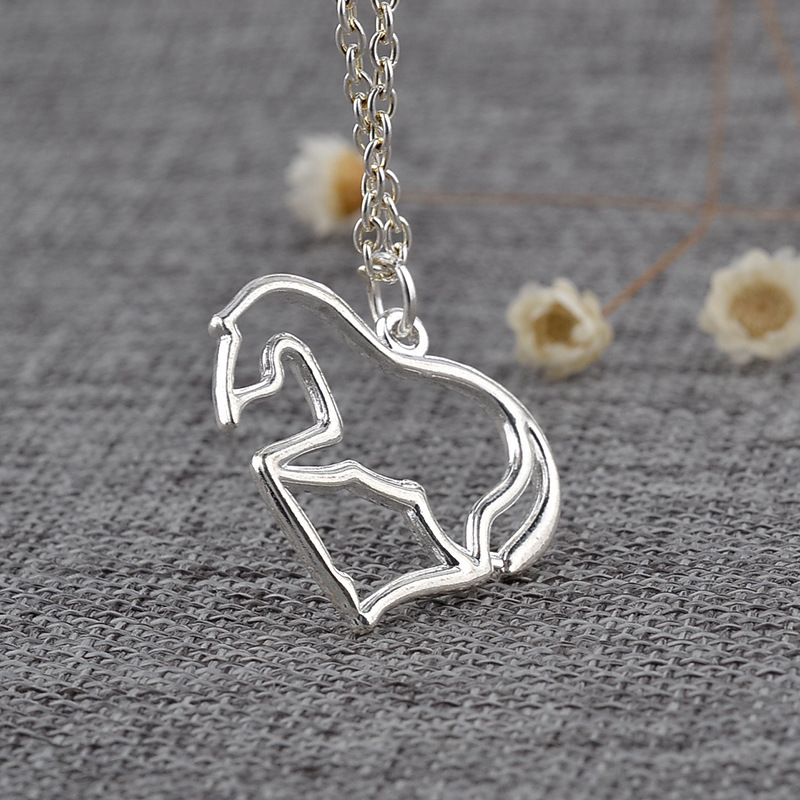 Simple Mothers Day Gift Heart Designer Necklace Silver Pendant Woman Alloy Necklaces Pendants With Chain for Women Jewelry Chokers Fashion Accessories