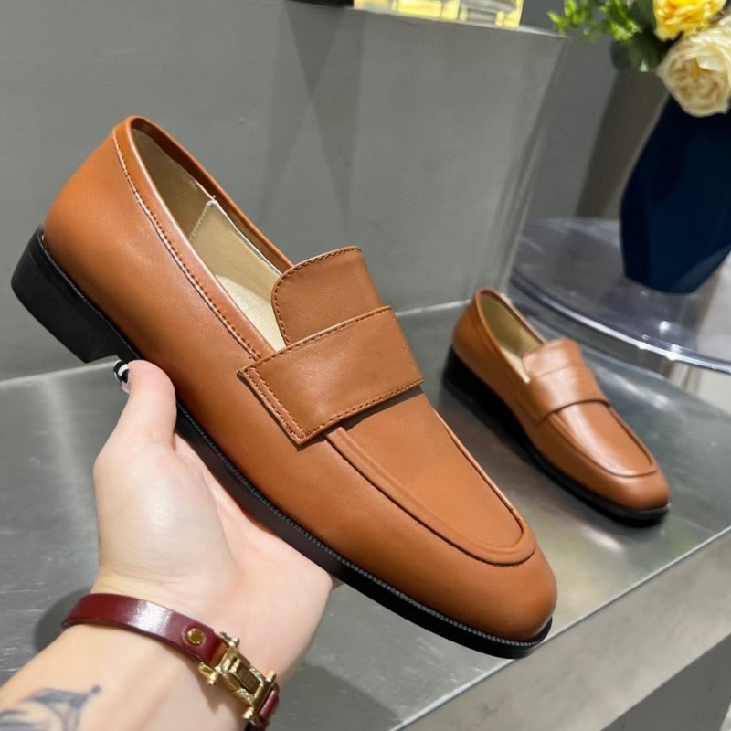 Fashion Spring and Autumn Shoes Women's Cool Leather Women's Round Head Rivet Thin Low Heels Work Wedding Dress Show Dance Design Women's Shoes Factory Dress Shoes