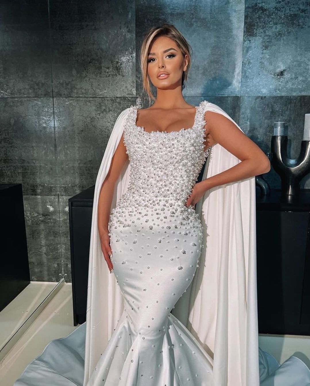 2023 Luxury Mermaid Wedding Dresses African Luxury Square Neck With Cape Satin Pearls Crystal Beads Vestidos Formal Bridal Gowns Plus Size