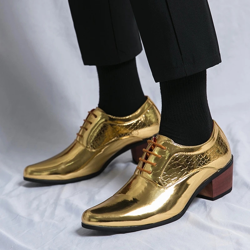 Nieuwe mode Golden Pointed Men's Dress Shoes Big Size 46 Trouwschoenen voor mannen Leer schoenen met hoge hak Zapatos de Vestir HOMBRE