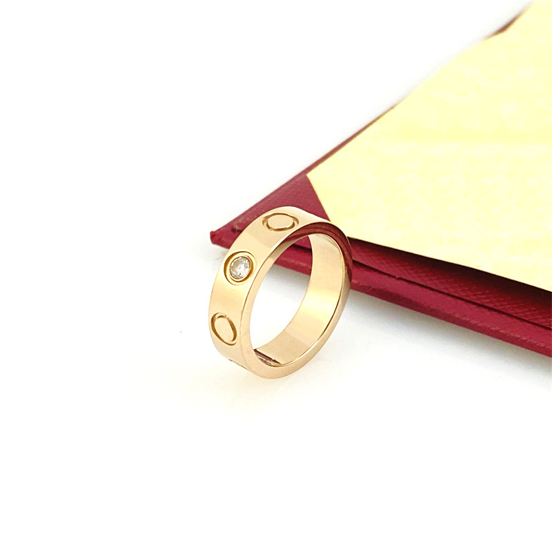 Love Screy Pierścień Pierścień Męskie Klasyczne luksusowe projektant Pierścień Kobiety Tytanium Stalowa złota biżuteria Złota Srebrna Róża Never Fade 4 5 6mm