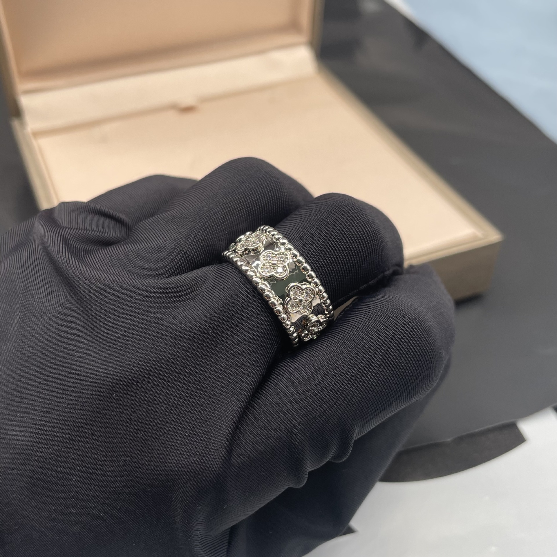 Platinum designer ring för kvinnor lyxklöver guld diamantring kvinnor män förlovningsring ros guld smycken för älskare par gåva