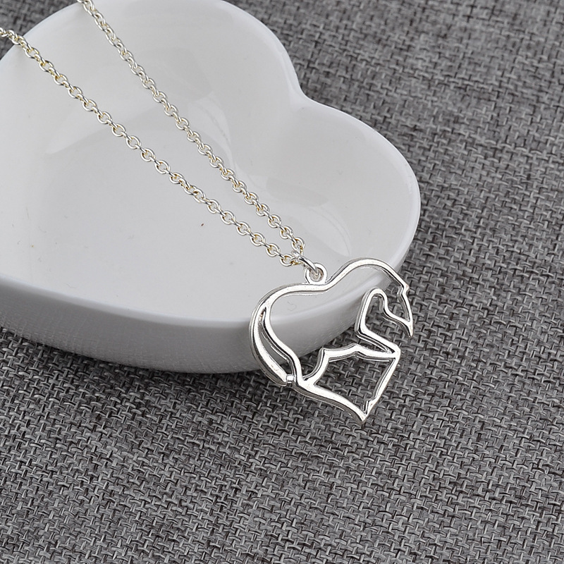 Simple Mothers Day Gift Heart Designer Necklace Silver Pendant Woman Alloy Necklaces Pendants With Chain for Women Jewelry Chokers Fashion Accessories