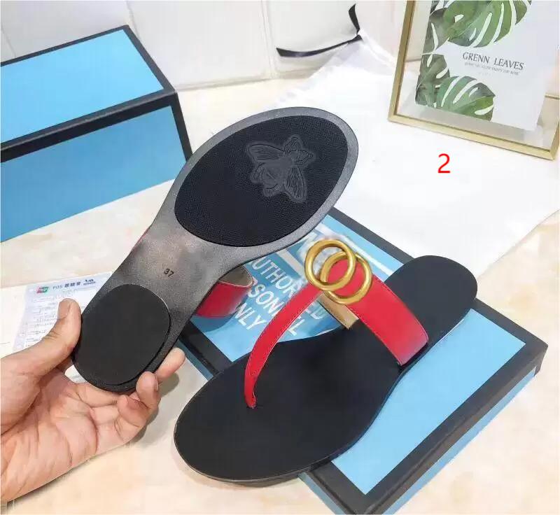 Classic flip-flop men's slippers summer rubber soles women's shoes beach letter flat shoes designer shoes metal button sandals lazy women lazy man slippers 35-45