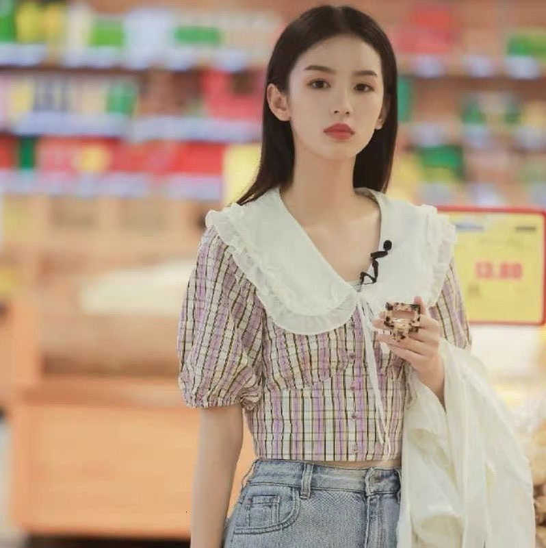 Kvinnors t-shirtdesigner Chow Yeh Star's Sweet Neighborhood Girl Versatile Daily Dating Plaid Top 8God