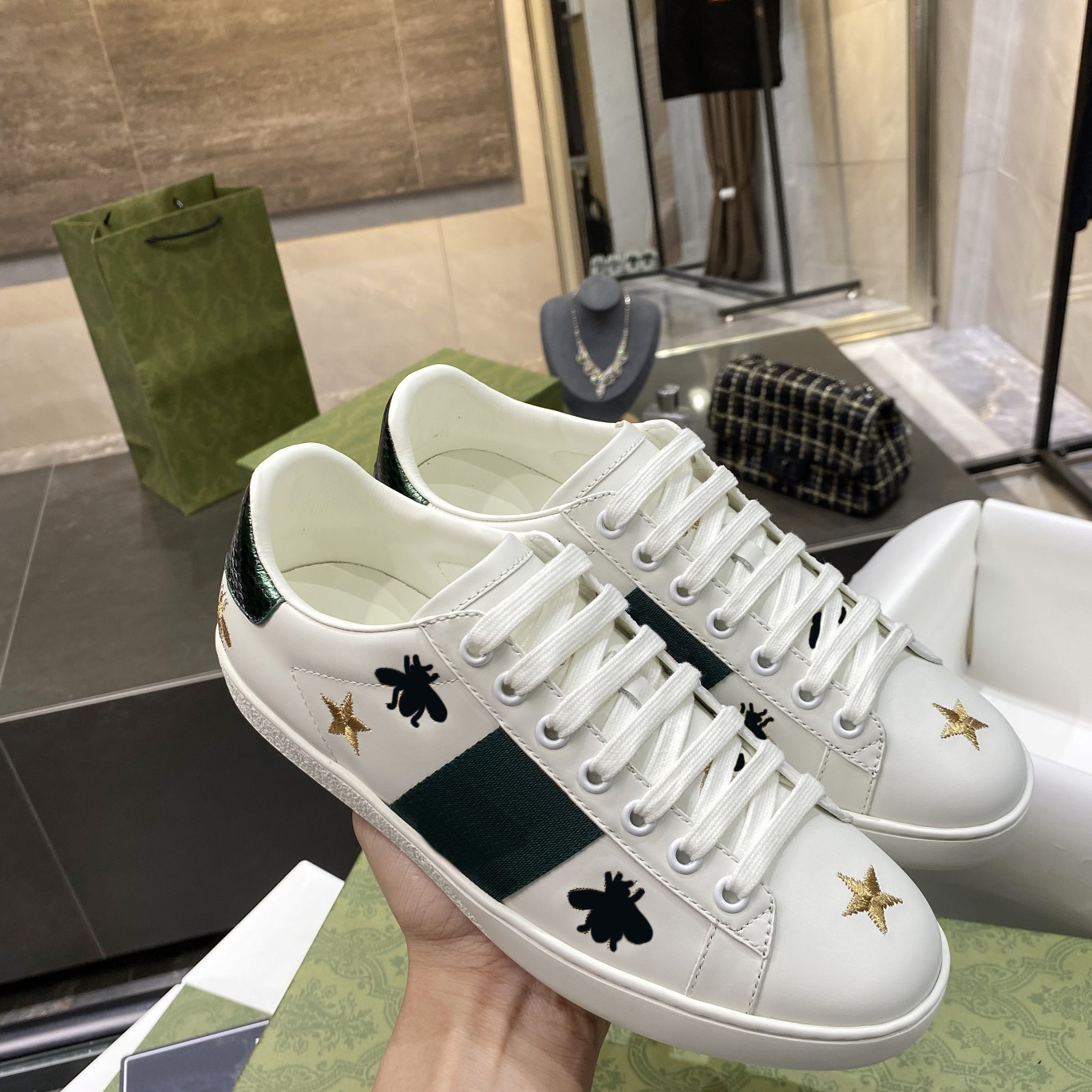 Дизайнерские бренды Ace Shoes Classic Trainers Bee Sneakers Кожаные кроссовки вышитые цветочные кроссовки