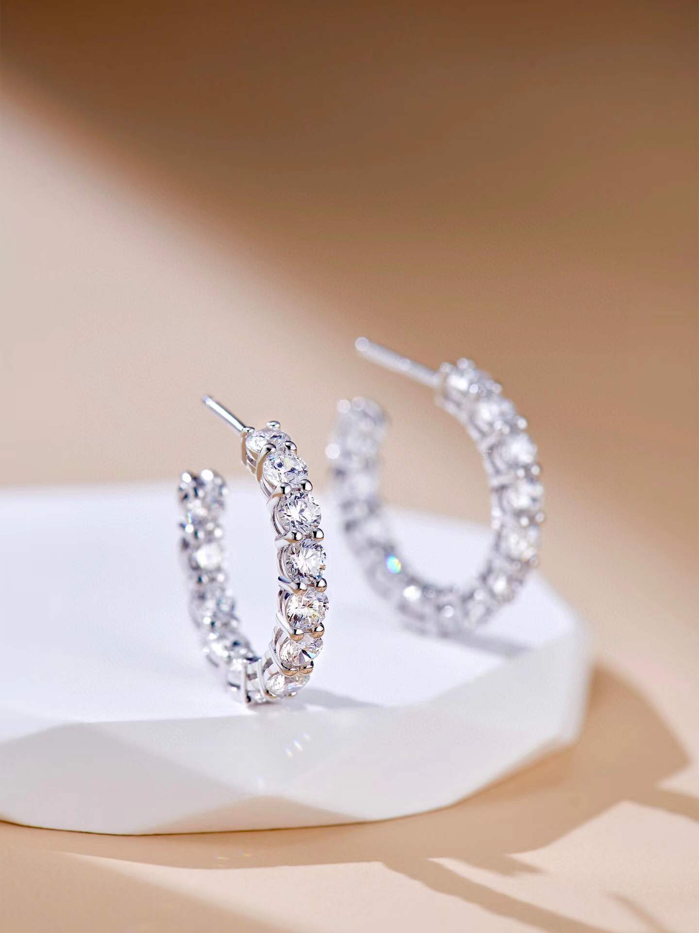 Fashion Circle Shape Crystal Hoop Earrings Women 925 Sterling Silver Zircon Jewelry Wedding Full Rhinestone Round Stud Earring