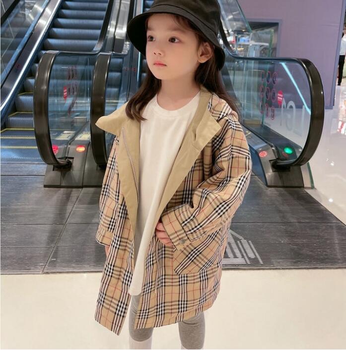 キッズデザイナー服女の赤ちゃんリバーシブルテンチコートレジャーファッションジッパーフード付き春の子供コート