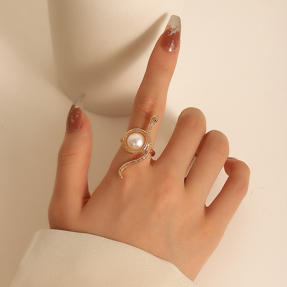 Wholesale White Pearl Snake Charm Finger Band Rings Open Adjustable Aesthetic Gold Silver Color Finger Ring INS Fashion Jewelry for Women Girls Gifts