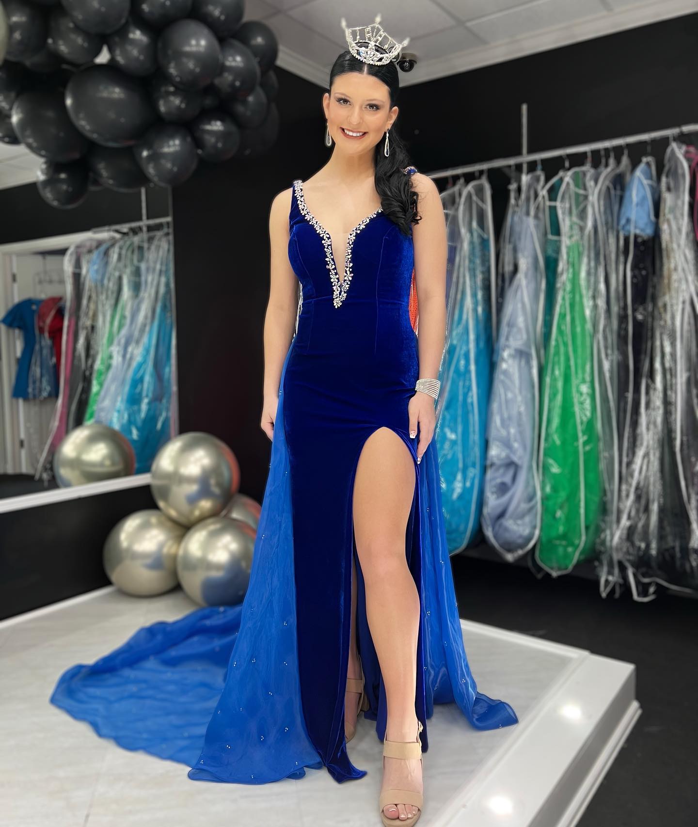 Königsblaues Samt-Abschlussballkleid mit Organza-Schleppe, Kristallen, tiefem V-Ausschnitt, Festzugkleid für Damen im Teenager-Alter, formelle Party, Hochzeit, Gast, rotes Capet, Runway, hoher Schlitz