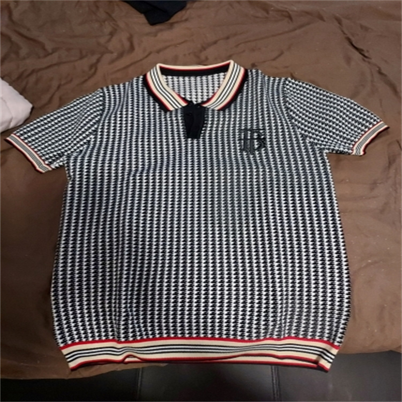 Polos pour hommes de concepteur 2024 Style coréen Hommes Summer Loisirs Manches courtes Polos / Mâle Slim Fit Business Knit Shirt Homme Tee Plus Taille 4XL B2WT