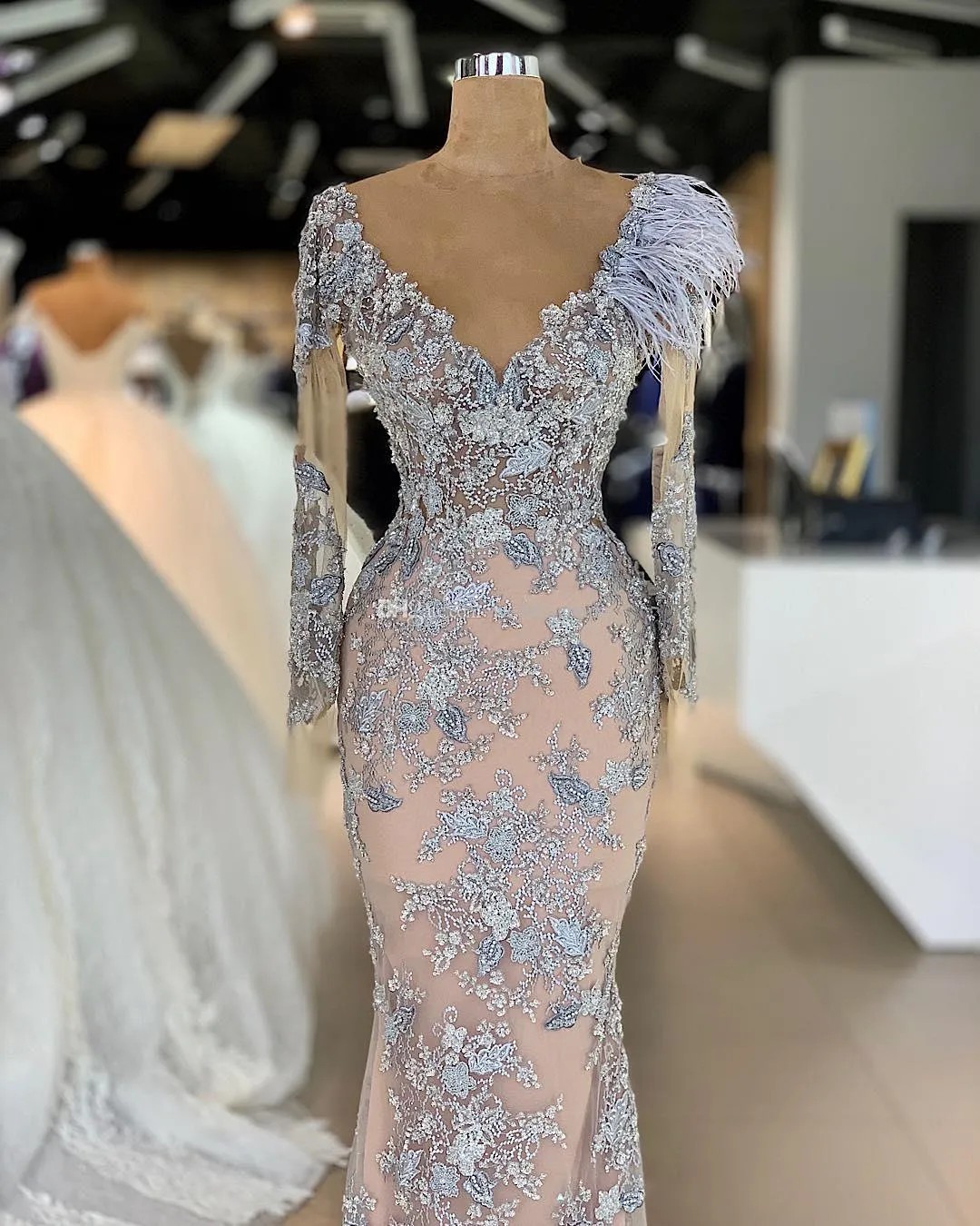 Furs Exquisite Lace Appliqued Prom Dresses Long Sleeves Sexy V Neck Beaded Formal Occasion Gowns For Women Mermaid Luxury Arabic Dubai Turkey Evening Dress CL1839