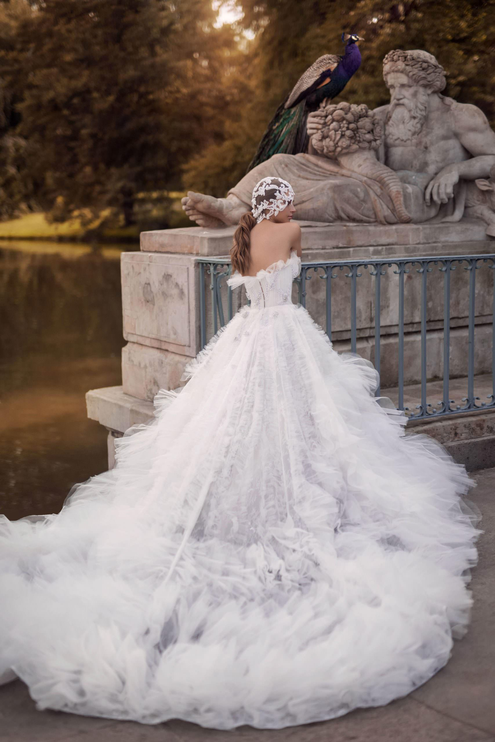 Puszysty sukienki ślubne Seksowne ukochane linia suknia ślubna koralika aplikacja wielopoziomowa sukienka marszczyków vestido de novia