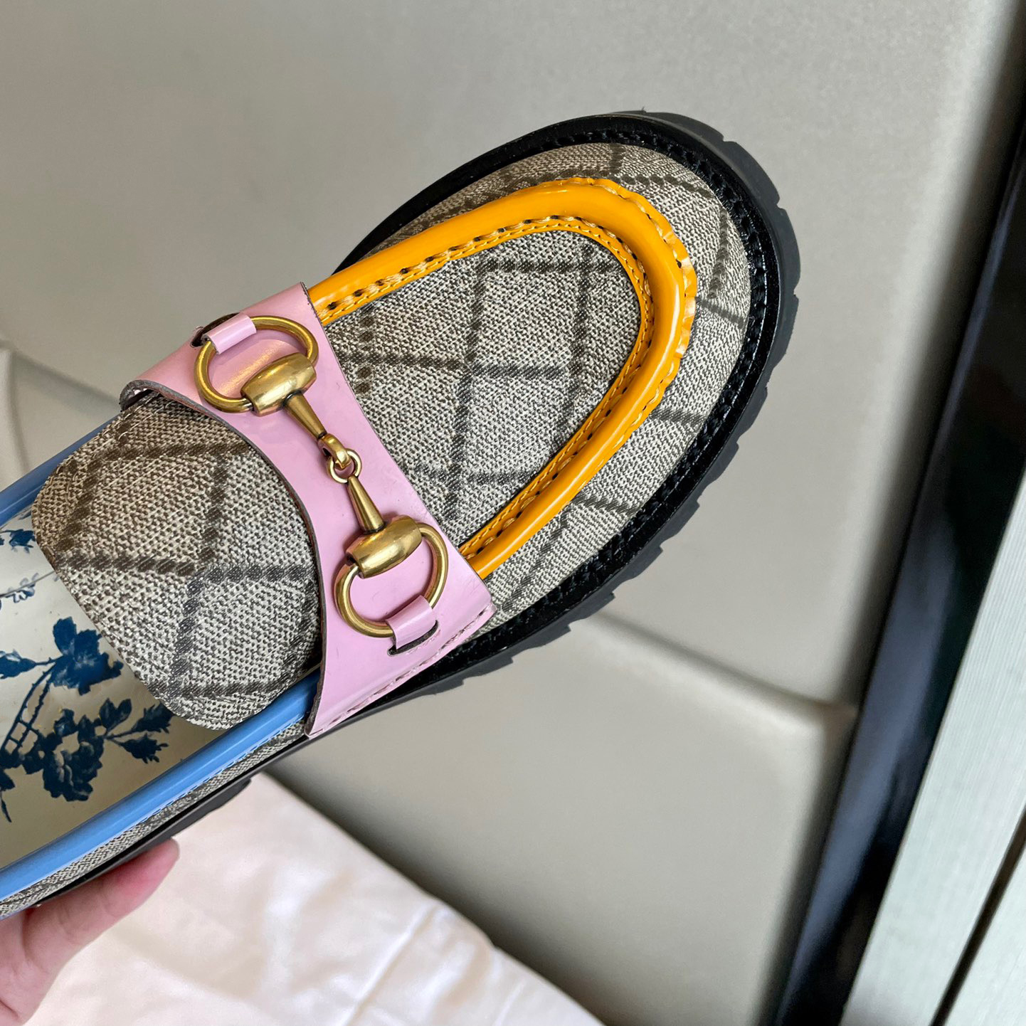 Pequenos sapatos de couro de couro genu￭no 2023 primavera nova brit￢nica em couro de tend￪ncia de tend￪ncia Sapatos de abelhas pequenas mulheres meninas