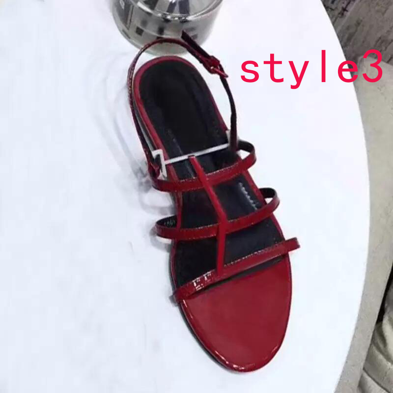 Kvinna strand sandal designer skor romerska dam sandaler mode läder damer platt sko loafers metall knapp sexig bankett kvinnors skor stor storlek 35-41 US4 = US10 med låda