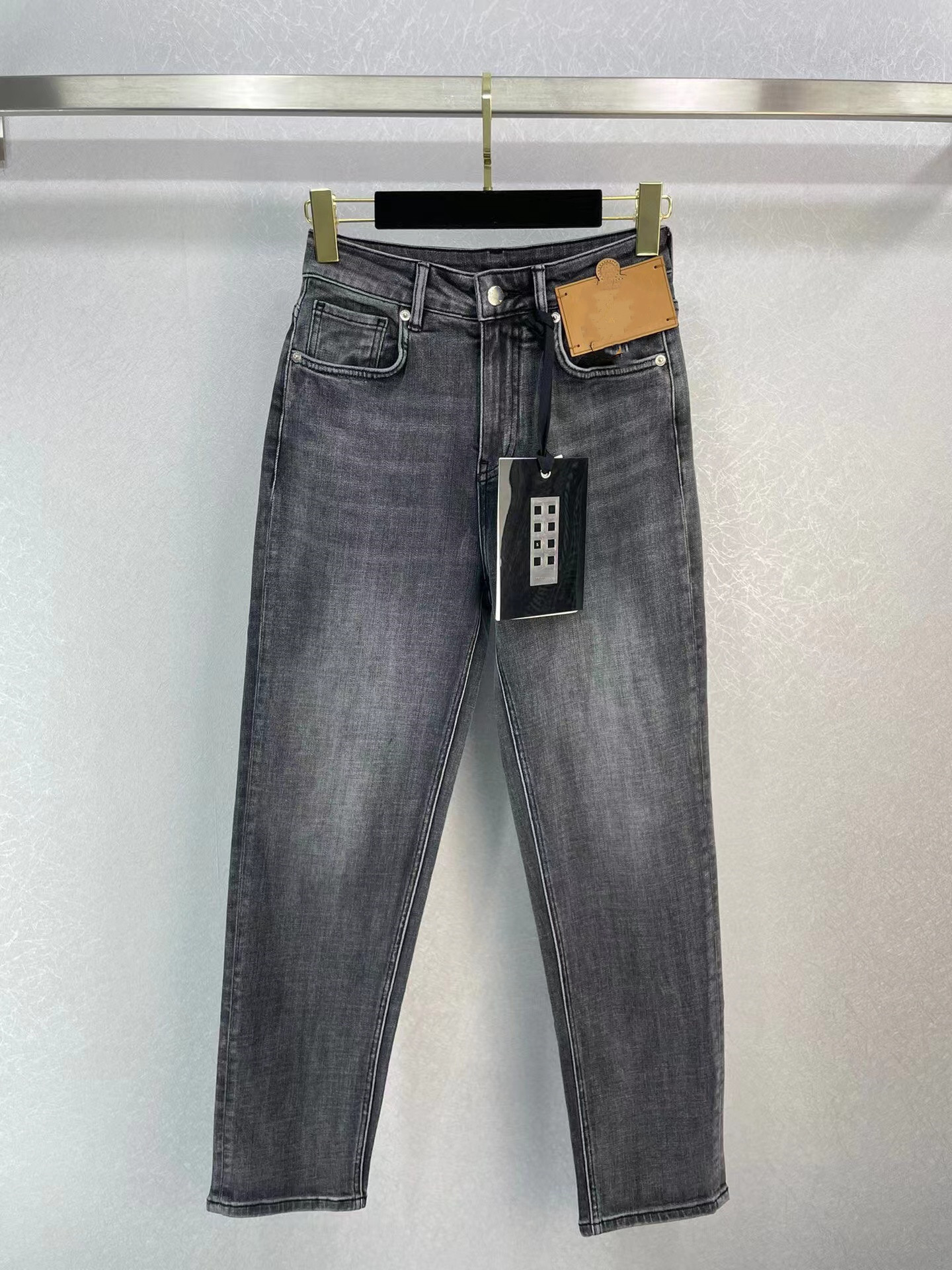 2023 مصمم جينز جينز أنثى مصمم جينز جينز سترة سترة سترة الإناث ميلانو رنواي فستان غير رسمية أعلى ملابس طويلة الأكمام A2
