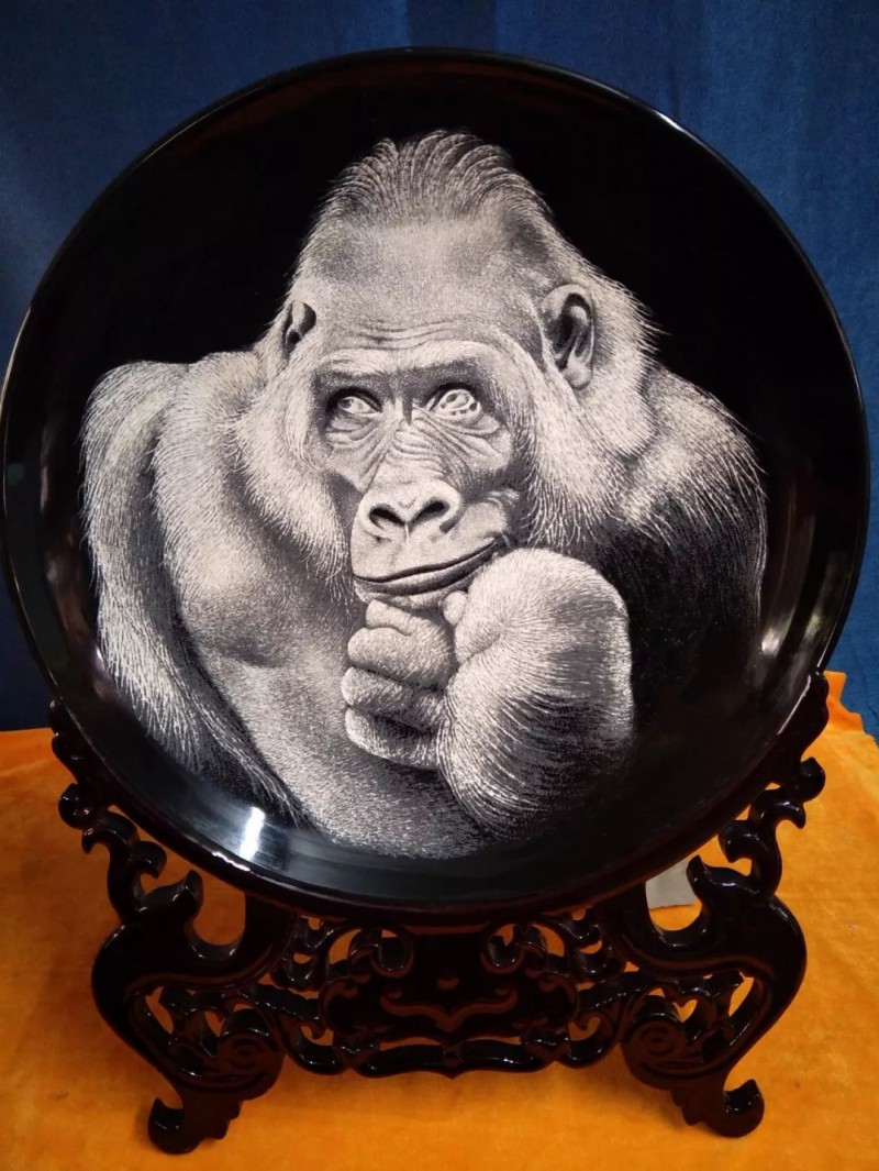 Porseleinen plaat snijwerk en ambachten Hand snijwerk King Kong Gorilla Animal Keepsake Collection Support Athulsization Freeshippings