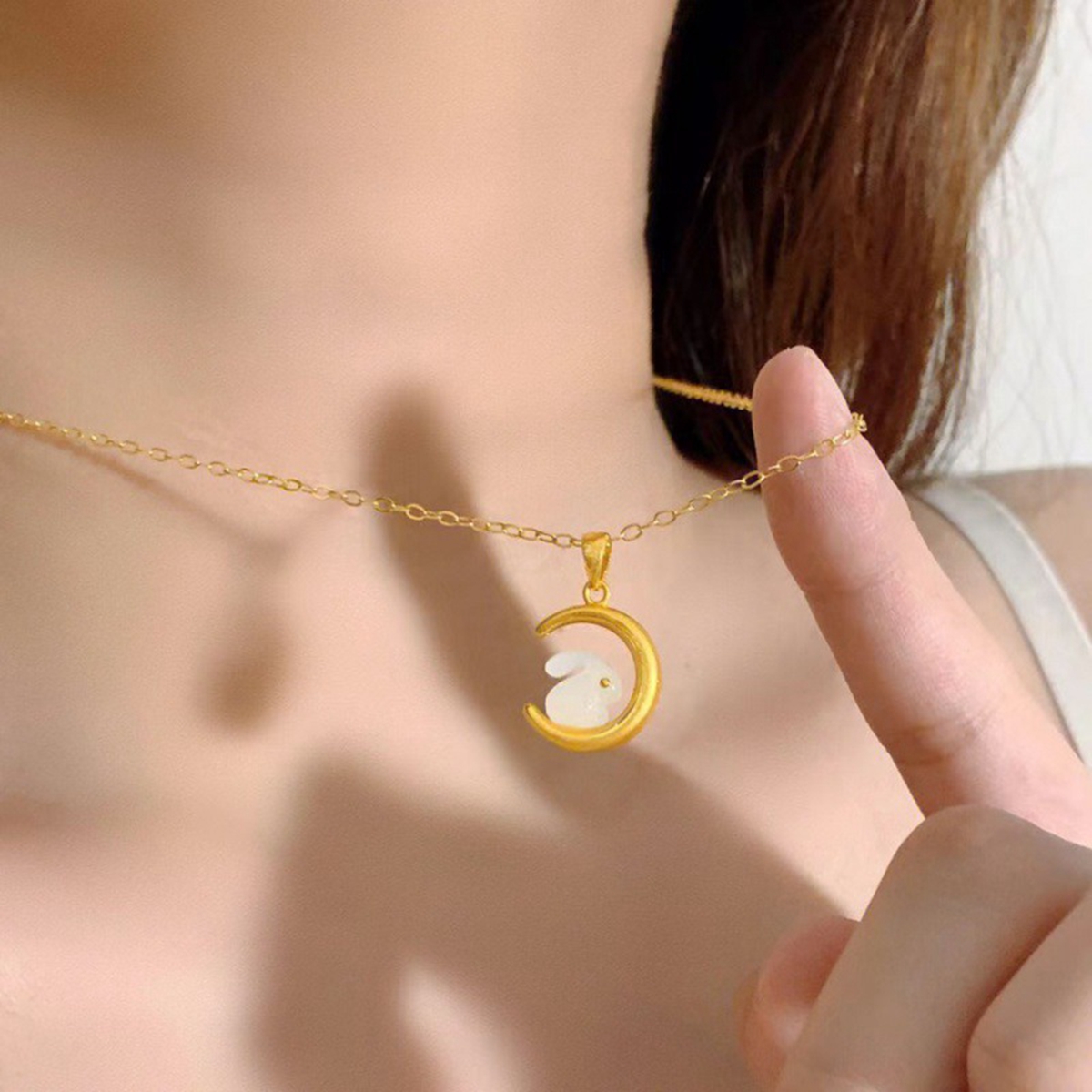 12st Creative Moon Rabbit Necklace For Women Pendant Lucky Jade Rabbit Gift Women's Fashion Halsband Gift