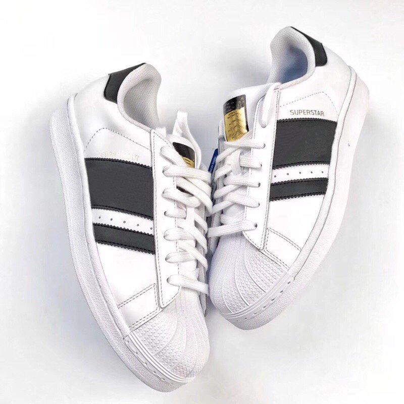 Top Men Mulheres Sapatos Casuais Designer Sapatos Classic White Sneaker Stripe Leatherwear Splicing Sneakers Couples Treinadores Treinadores Shell Tamanho 35-45