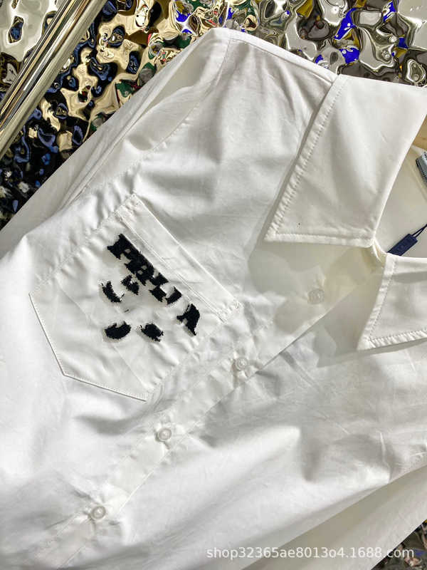 Kvinnors blusar skjortor designer 22 tidig höst ny stil fickbrev jacquard skjorta enkel mode lös slouchy topp 2p7i