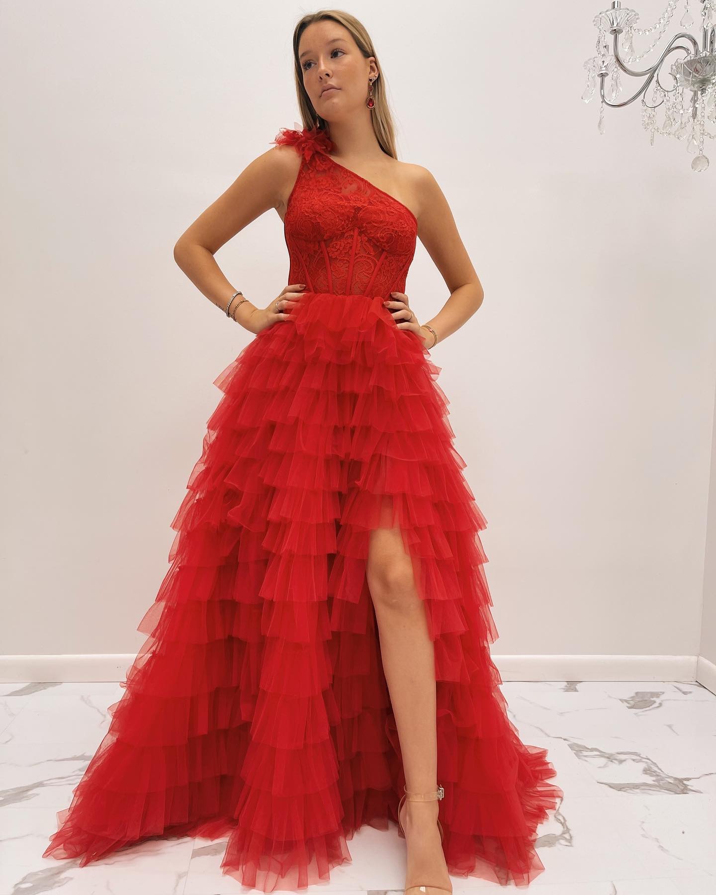 Robe de bal en tulle 2023 multicouche à volants en tulle robe de bal dame préadolescente robe de reconstitution historique formelle soirée mariage invité capet rouge piste désossée dentelle corsage corsage