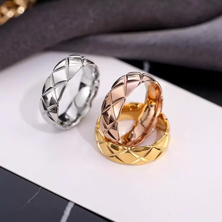 Band Rings Designer High Polished Diamond Check Design clássico do amante feminino 3 Cor de aço inoxidável de aço de anel de anel Design de jóias femininas por atacado