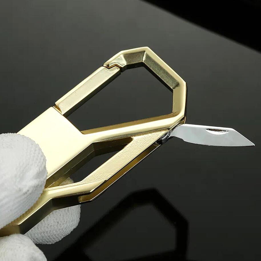 Klassisk mini hopfällbar kniv nyckelring för män utomhus multifunktionell 2 i 1 metallflasköppnare med två nyckelringar för pojkepresenter