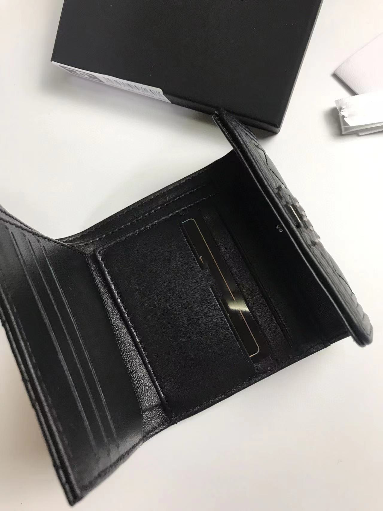 여성 디자이너 Sac Boy Card Holder 지갑 검은 동전 지갑 캐비어 가죽 송아지 가죽 Lambskin 골동품 금/은색 금속 하드웨어 삼각 클러치 파우치