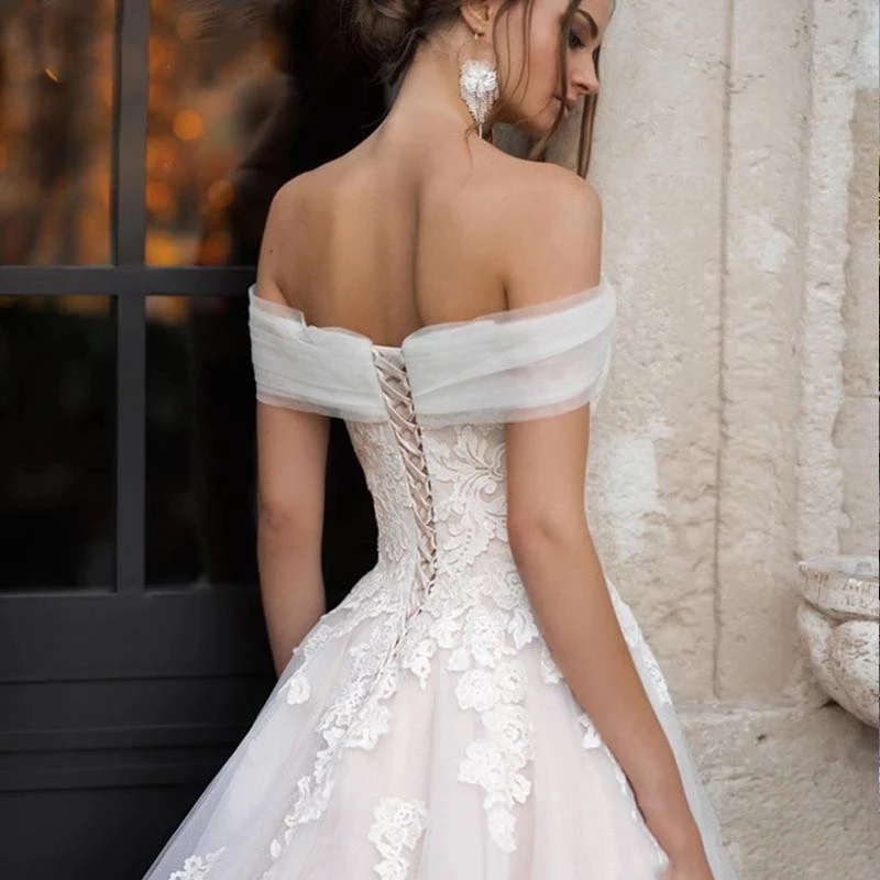 Vestido de noiva feminino de renda A-line Noiva de uma linha de colarinho meio sem costas elegantes elegantes para mujer 2023 vestido luxuoso