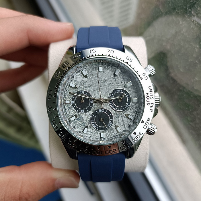 Złote chronograf męscy zegarek dhgate zegarki automatyczny kwarcowy ruch super długi rezerwowy stopionowy stopień stopy fold268r