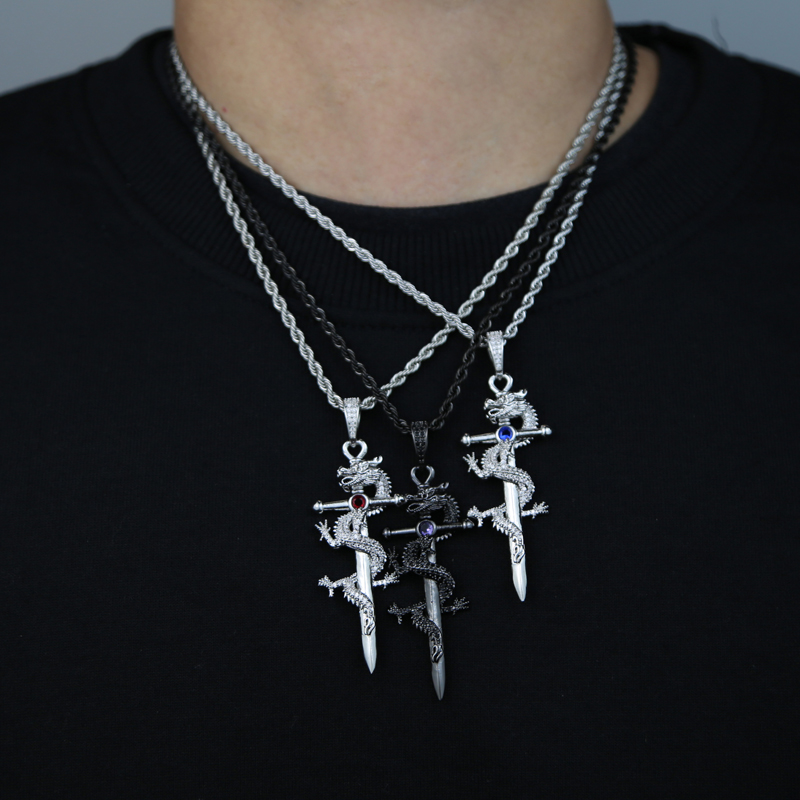 Ny anl￤nt drake sv￤rdh￤nge halsband r￶d lila bl￥ cz asfalterade svarta f￤rg smycken f￶r m￤n pojke julklappar
