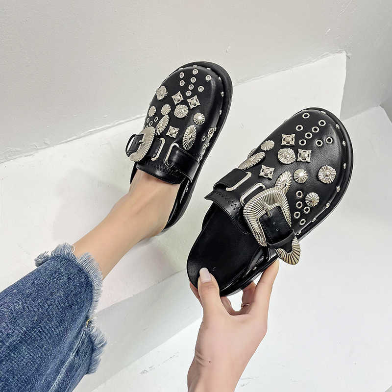 Zomer dames slippers platform klinknagels punk rock lederen muildieren creatieve metalen fittingen casual feestschoenen vrouwelijke buitenglaasjes 0220