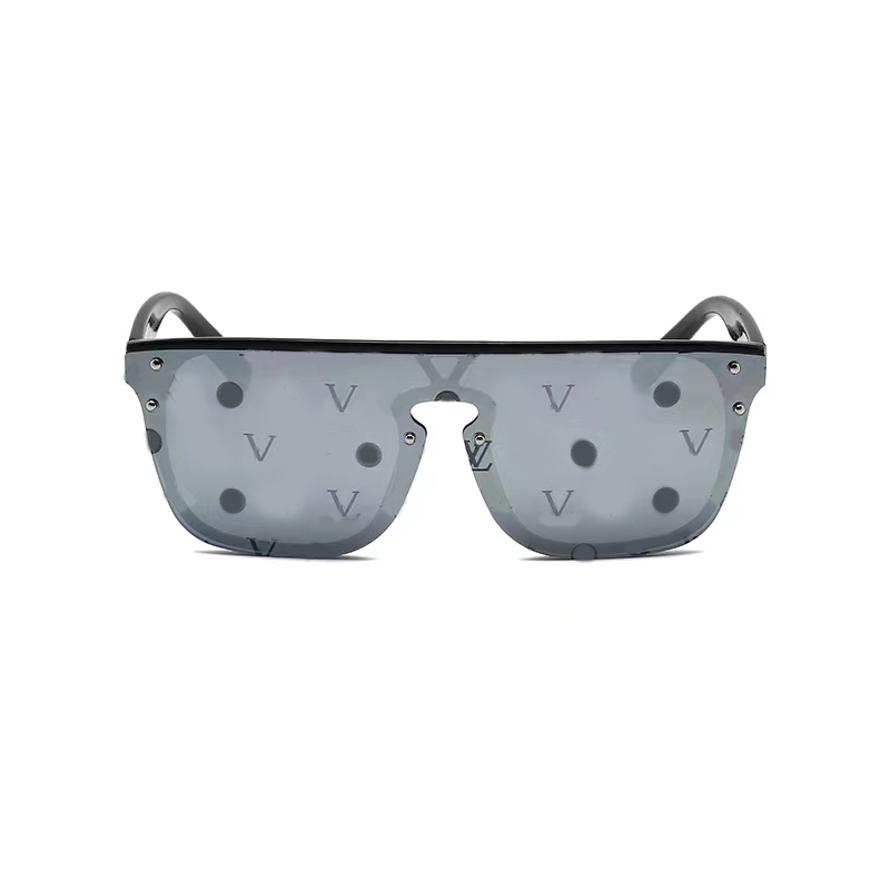 Zonnebrillen van het merk Letter Design, jins eyewear, dames heren, unisex reiszonnebril, zwart grijs strand, fancy lenzen zonnebril