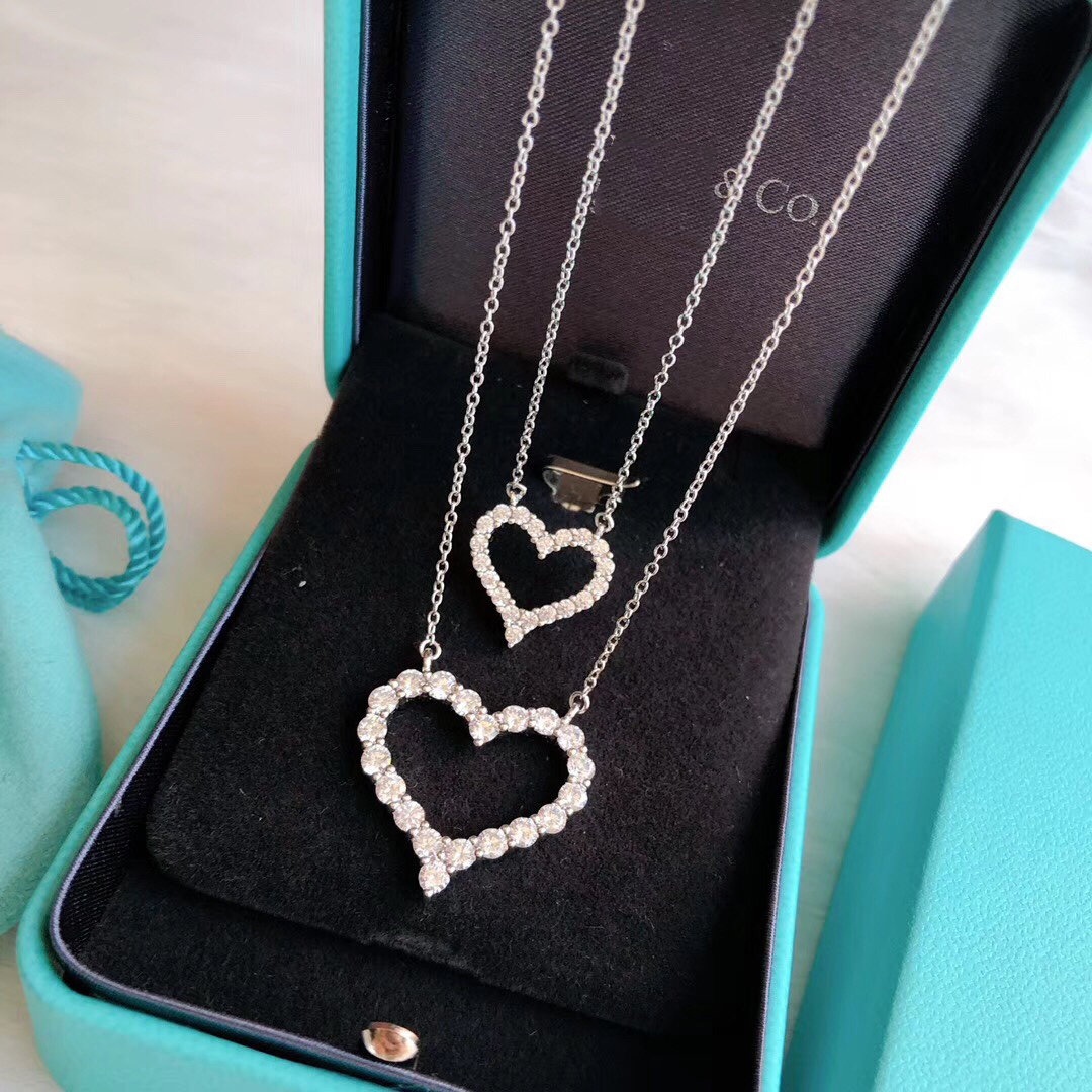 Lyxdesigner halsband älskar hjärta med diamanthalsband klassiska hängsmycken smycken halsbindning par party semester gåva267d