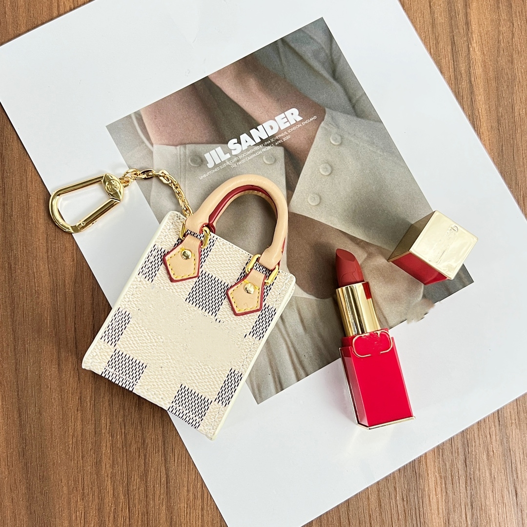 Designer Lattice Unisex Key Wallet Luxury Brand Letters Ladies Mini Portable Organ Bag Coin Purses Classic Design Women Men Shoulder Bag Totes Pendant with Keychain