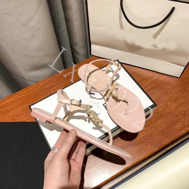 2023 전문 브랜드 플랫폼 샌들 플랫 여성 멀티 컬러 이탈리아 신발 최고 품질 선물 상자 Dhgate 럭셔리 신발