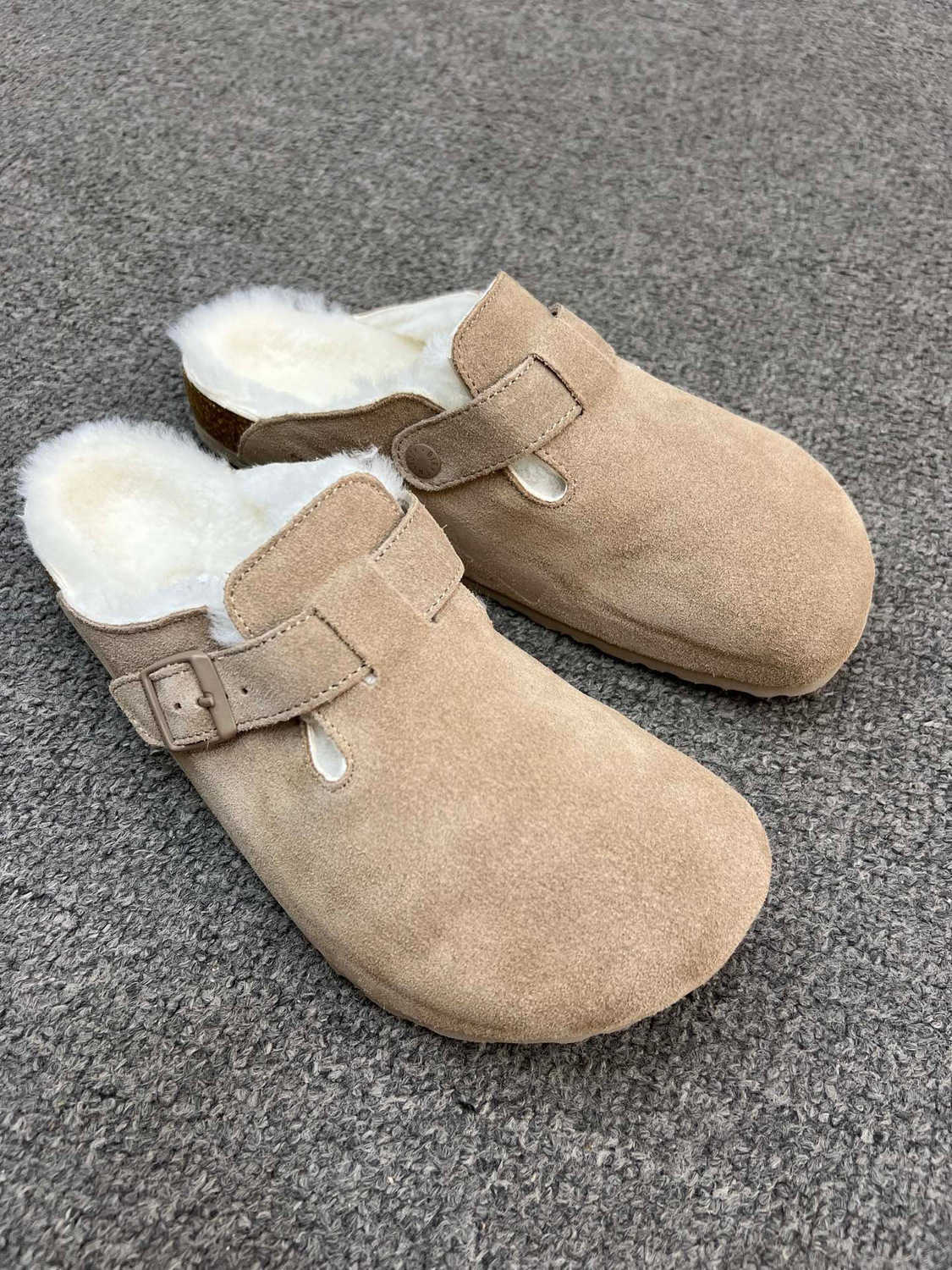 Designer Birkinstock Pantoufles Outlet Boucle allemande Japonais Boston Baotou Pantoufles Cork Hommes Burken Chaussures Femmes Automne et hiver Cuir Peluche Laine