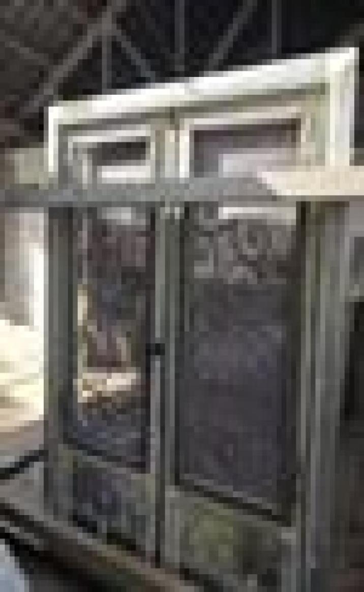 Portes simples doubles en fer forgé avec écran de mouche en verre en verre à la maison Villas7548695