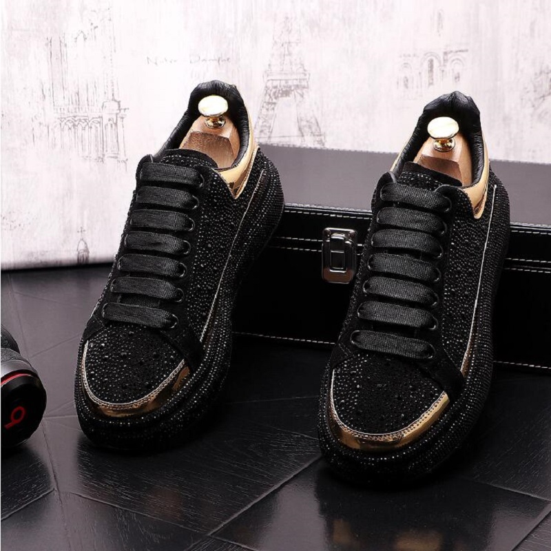 Luxury Royal Style Mens Wedding Dress Shoes Spring Autumn Handgjorda mönster Exotiska designer Loafers Fashion Lace-Up Casual Sneakers D2A21