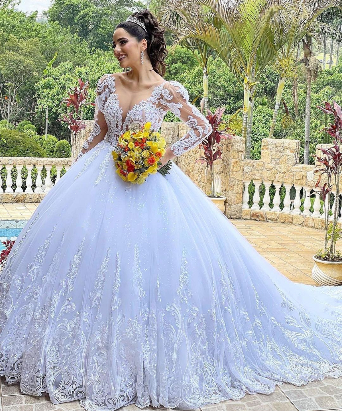 Vestidos de bola glamourosos vestidos de noiva em V Candidatos de renda em vaca transparente mangas transparentes lantejoulas de capela de fronteira