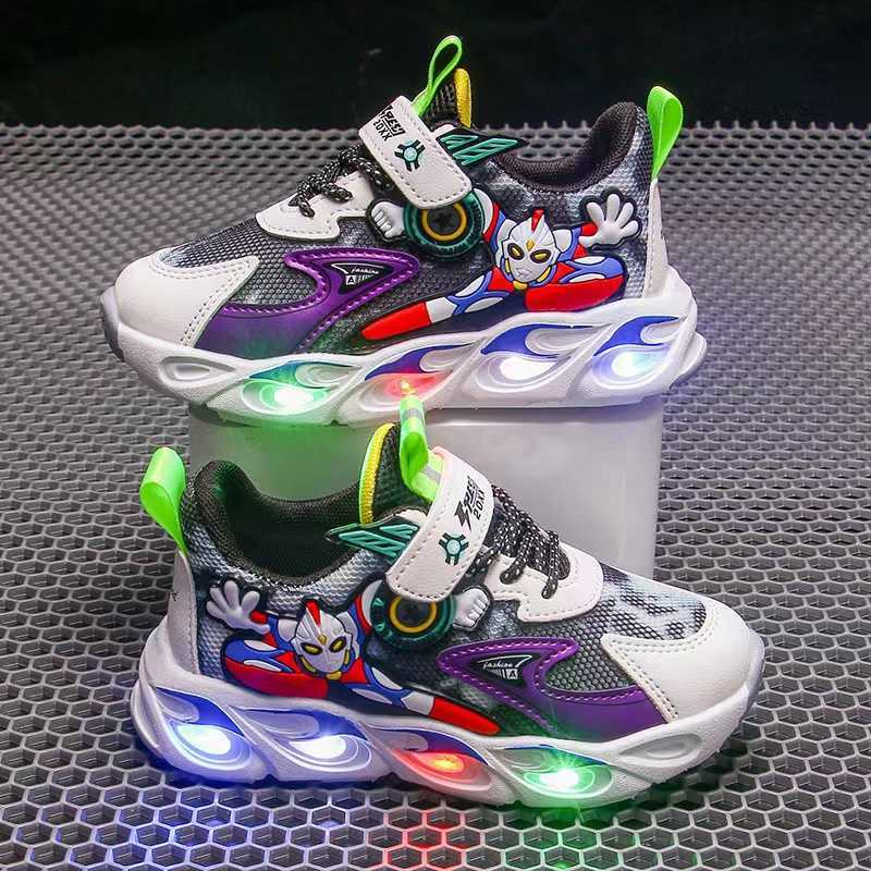 Sneakers Congme Ragazzi Scarpe LED Bambino Bambini Cartoon Ultraman Scarpe sportive leggere con rete ad aria Scarpe da ginnastica traspiranti con fondo morbido